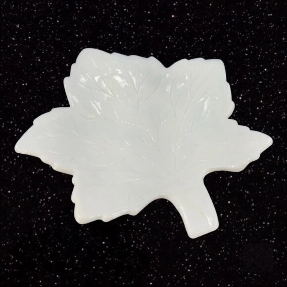 Vintage Westmoreland White‎ Milk Glass Maple Leaf Candy Dish Textured Glass VTG